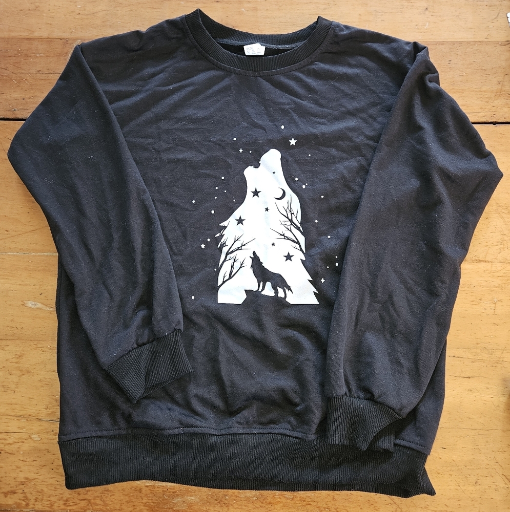Source Unknown Black Wolf Graphic Sweatshirt